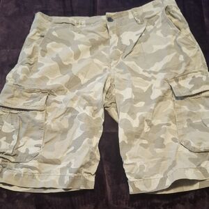 No Boundaries Men's Tan Camouflage Cargo Shorts